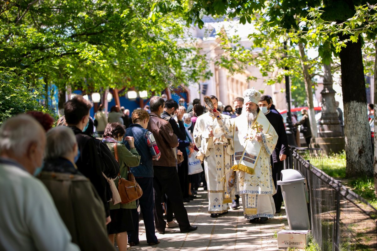 Sfinţirea apei în Vinerea Luminată pe Dealul Patriarhiei 170458