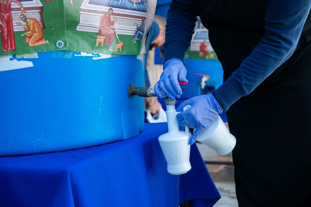 Sfinţirea apei în Vinerea Luminată pe Dealul Patriarhiei 170466