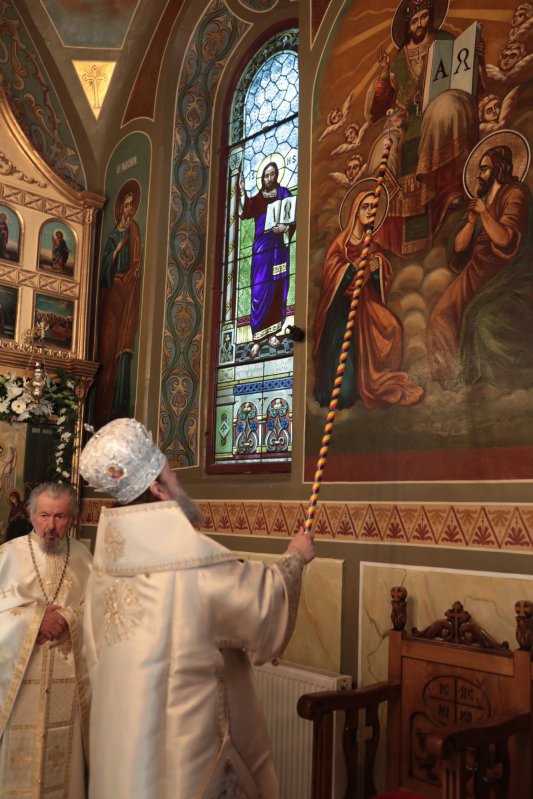 Sfinţirea picturii şi premierea tinerilor misionari la o parohie din Capitală 170582