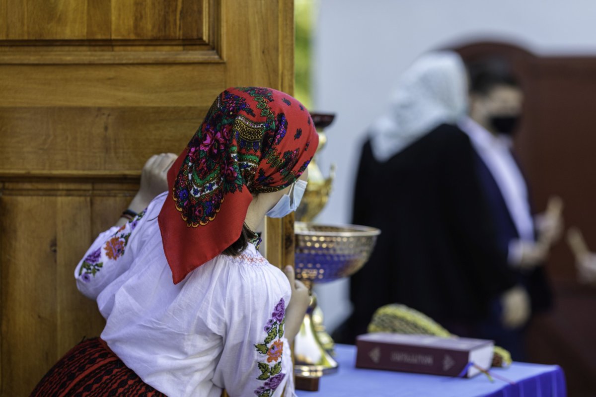 Sfinţirea picturii şi premierea tinerilor misionari la o parohie din Capitală 170593