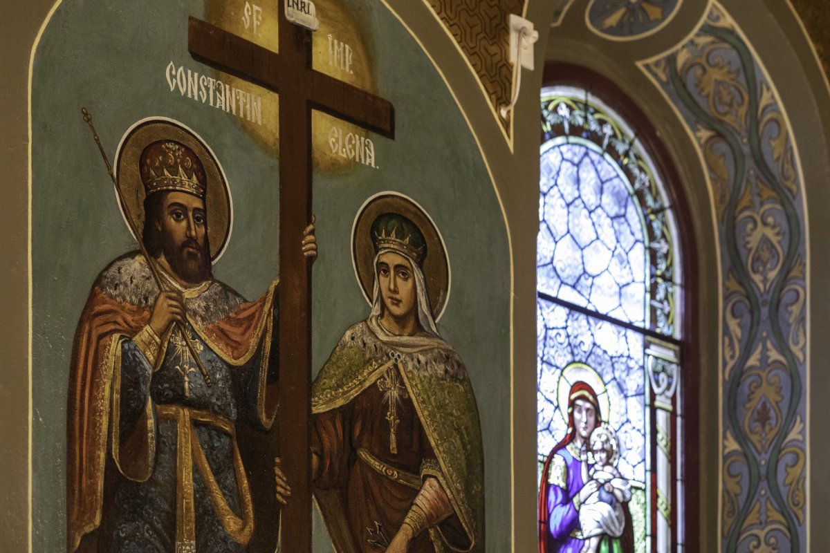 Sfinţirea picturii şi premierea tinerilor misionari la o parohie din Capitală 170600