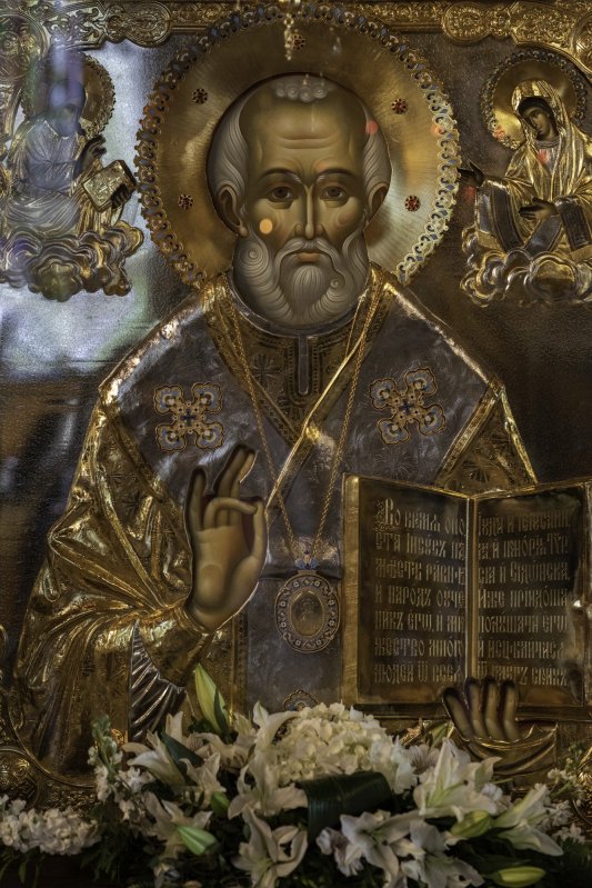 Sfinţirea picturii şi premierea tinerilor misionari la o parohie din Capitală 170601