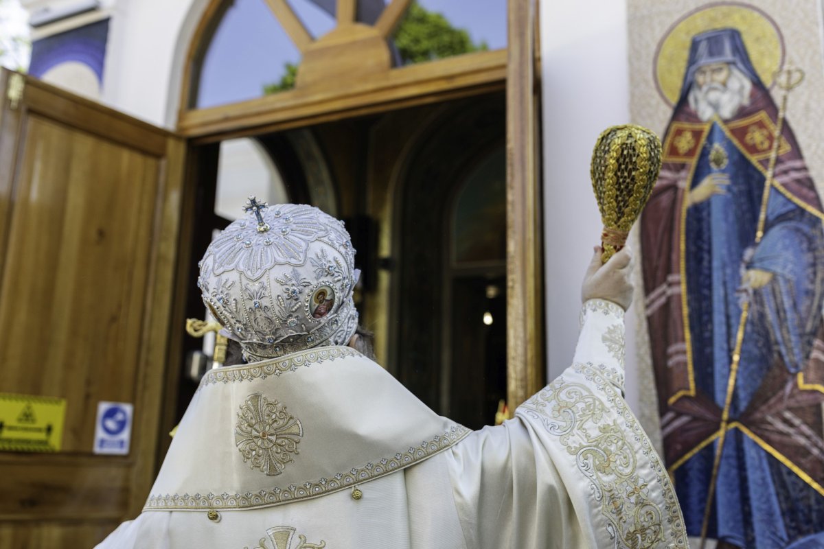 Sfinţirea picturii şi premierea tinerilor misionari la o parohie din Capitală 170611