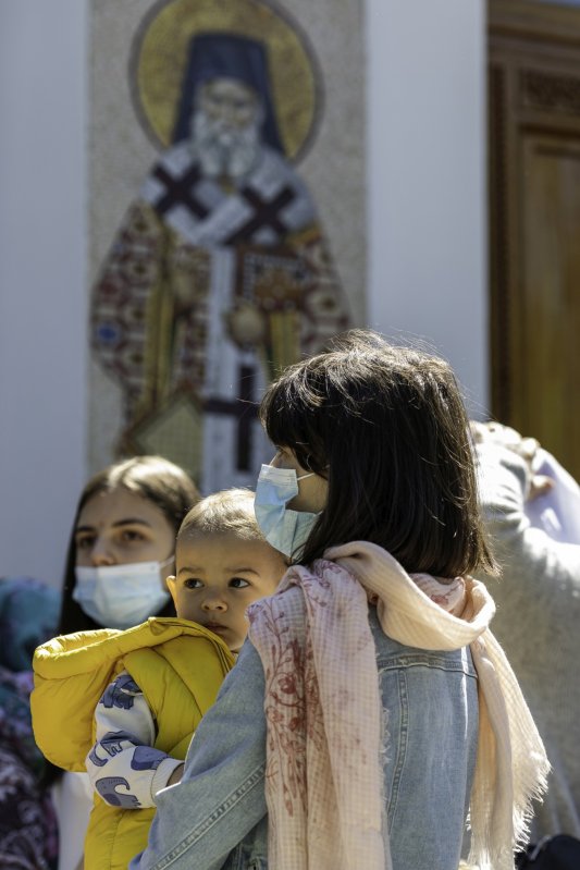 Sfinţirea picturii şi premierea tinerilor misionari la o parohie din Capitală 170623