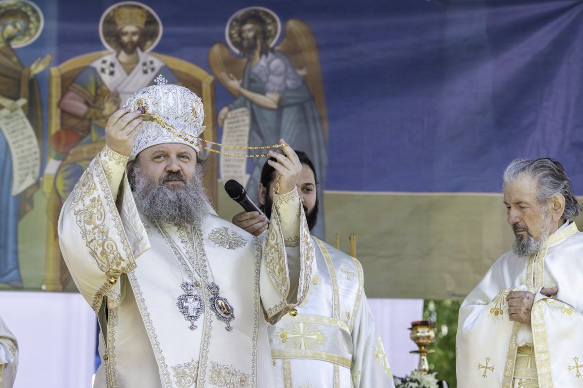 Sfinţirea picturii şi premierea tinerilor misionari la o parohie din Capitală 170633