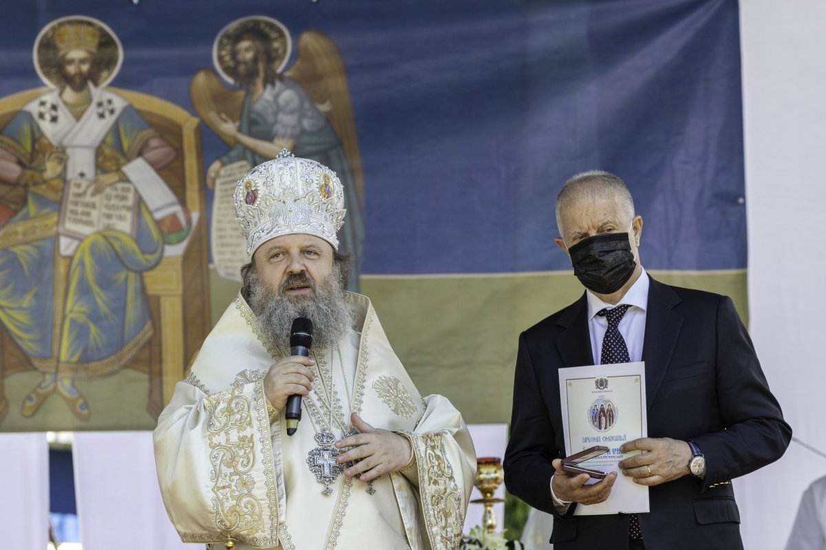 Sfinţirea picturii şi premierea tinerilor misionari la o parohie din Capitală 170634