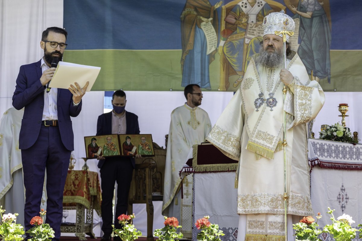Sfinţirea picturii şi premierea tinerilor misionari la o parohie din Capitală 170638
