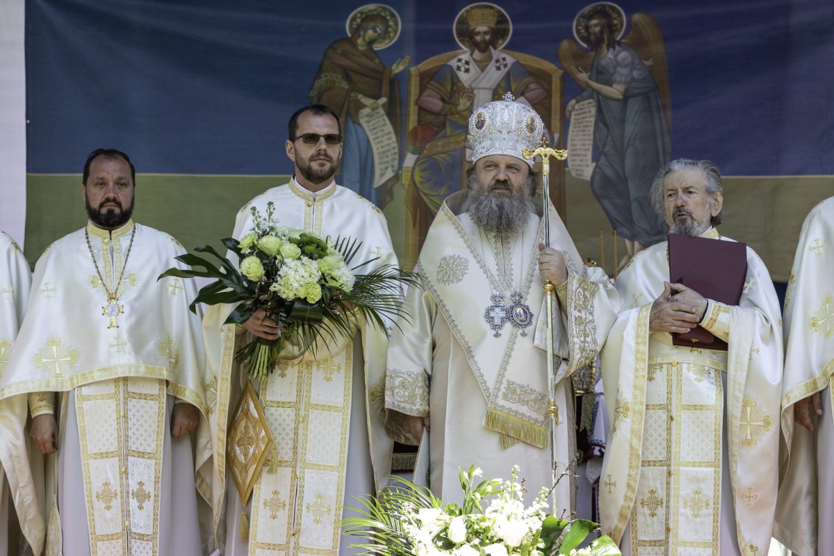 Sfinţirea picturii şi premierea tinerilor misionari la o parohie din Capitală 170646