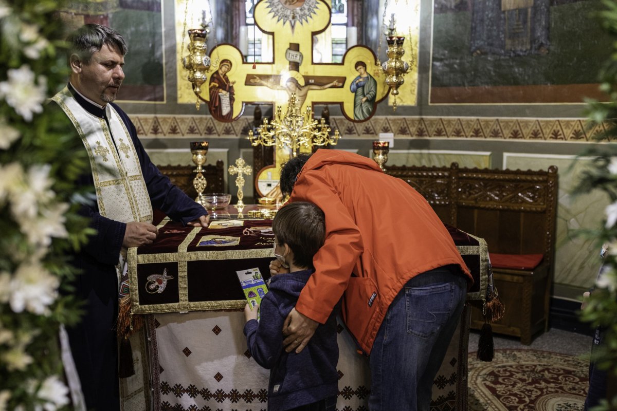 Sfinţirea picturii şi premierea tinerilor misionari la o parohie din Capitală 170652