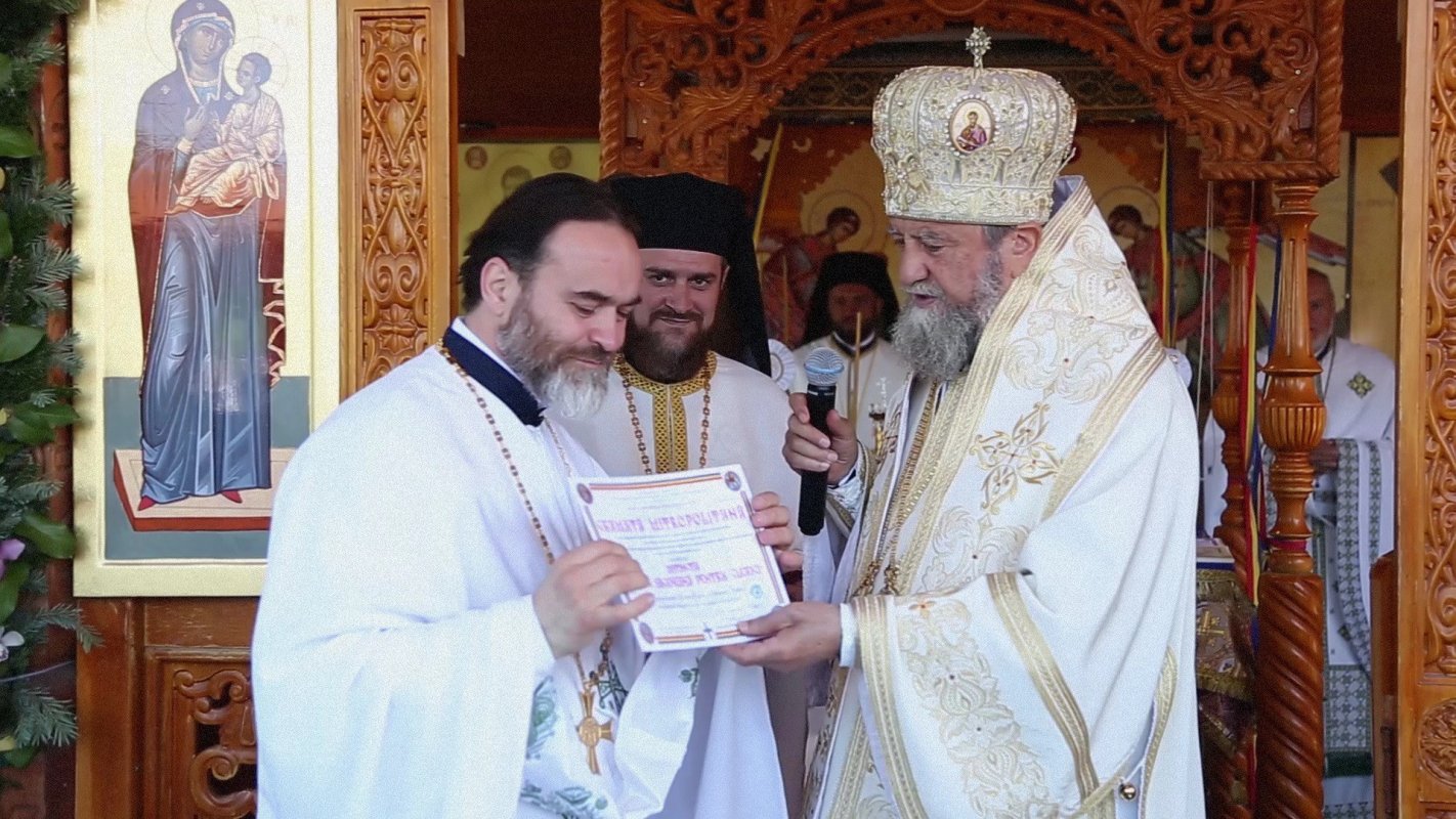 Biserica Schitului „Sfântul Efrem cel Nou” din Cristian a fost târnosită 170739