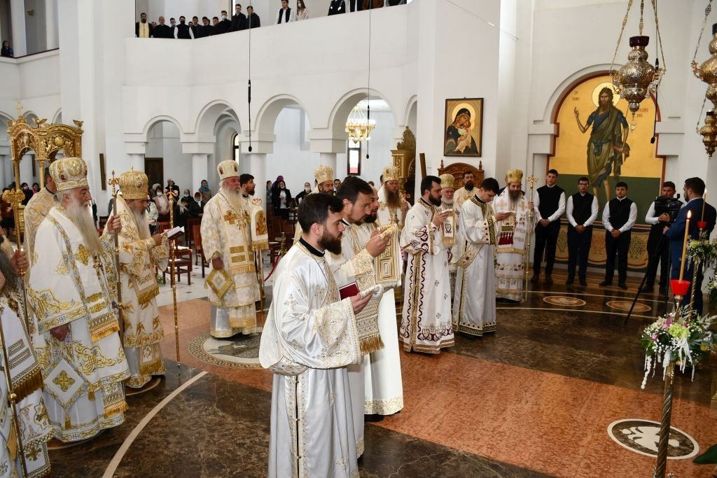 Sărbătoare în lumina Învierii Domnului la Caransebeș 170727