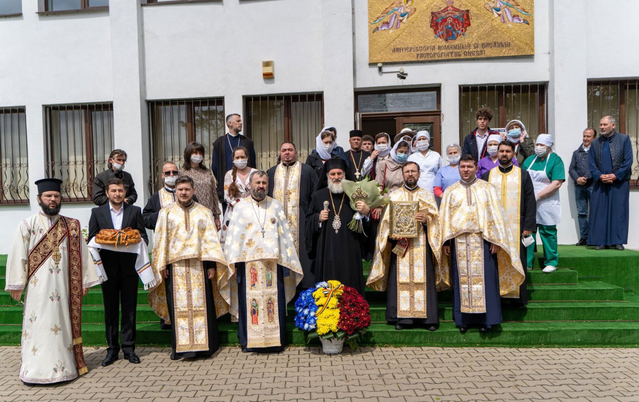 Sfințire de biserică la Onești 170846
