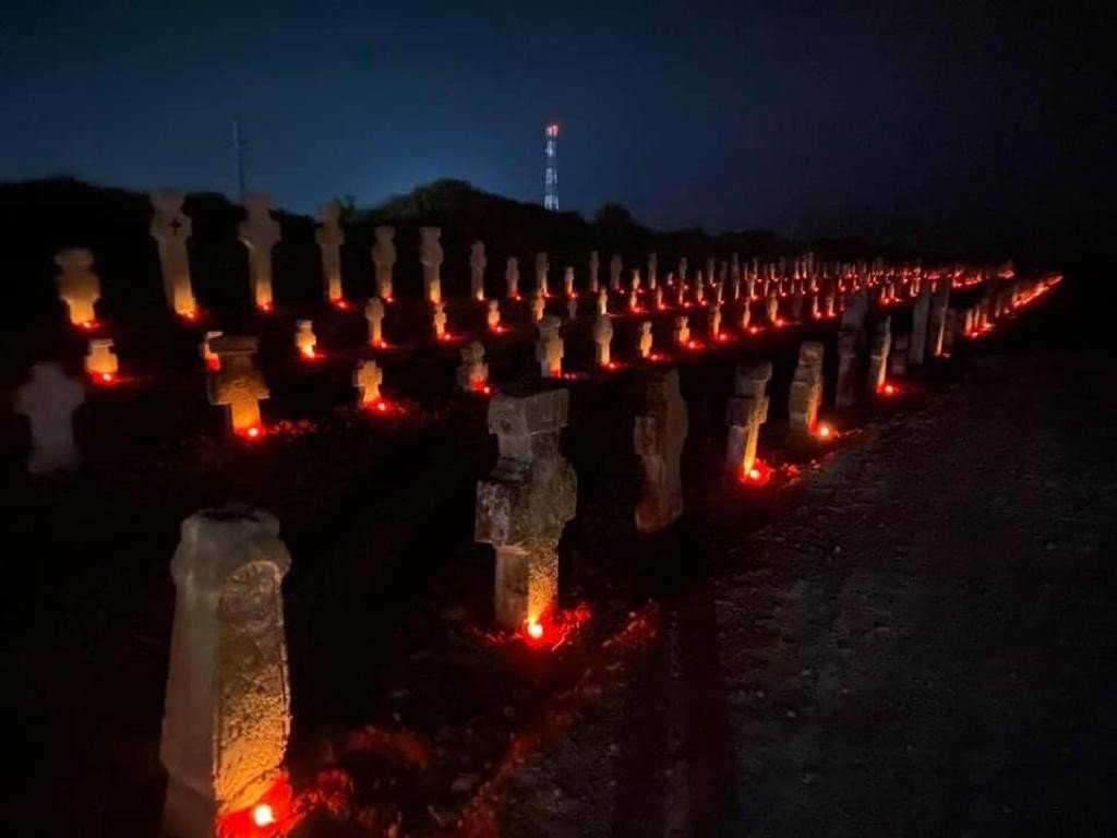 „Şi celor din morminte viaţă dăruindu-le...” 170860