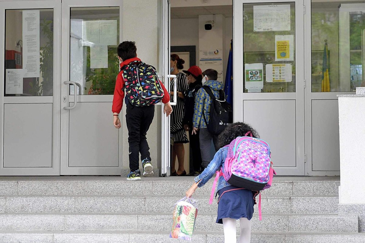 Evaluări pentru  elevii de gimnaziu  şi de clase primare  170968