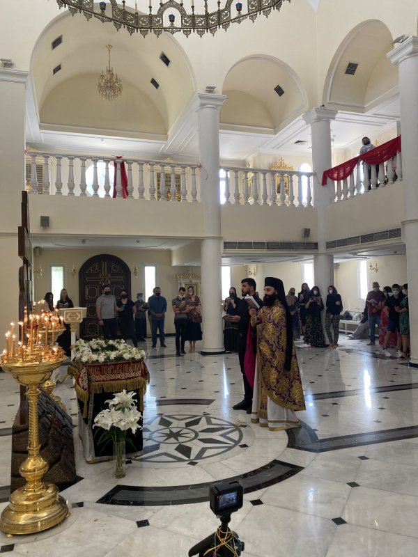 Lumina pascală pentru românii din Emiratele Arabe Unite 170940