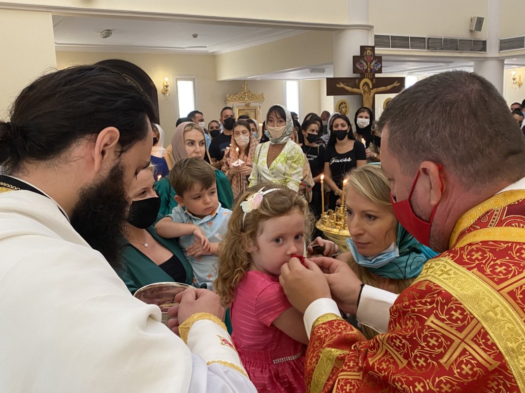 Lumina pascală pentru românii din Emiratele Arabe Unite 170943