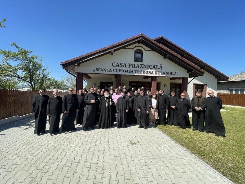 Curs de formare pentru lucrul cu tinerii pentru preoți din Bacău 171010