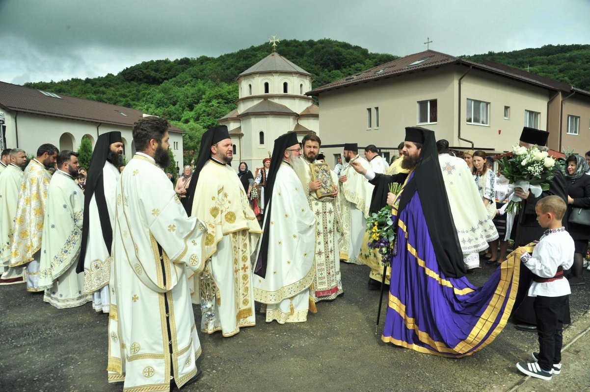 Monahiile de la Florești, chipuri de mironosițe slujitoare Domnului 171069