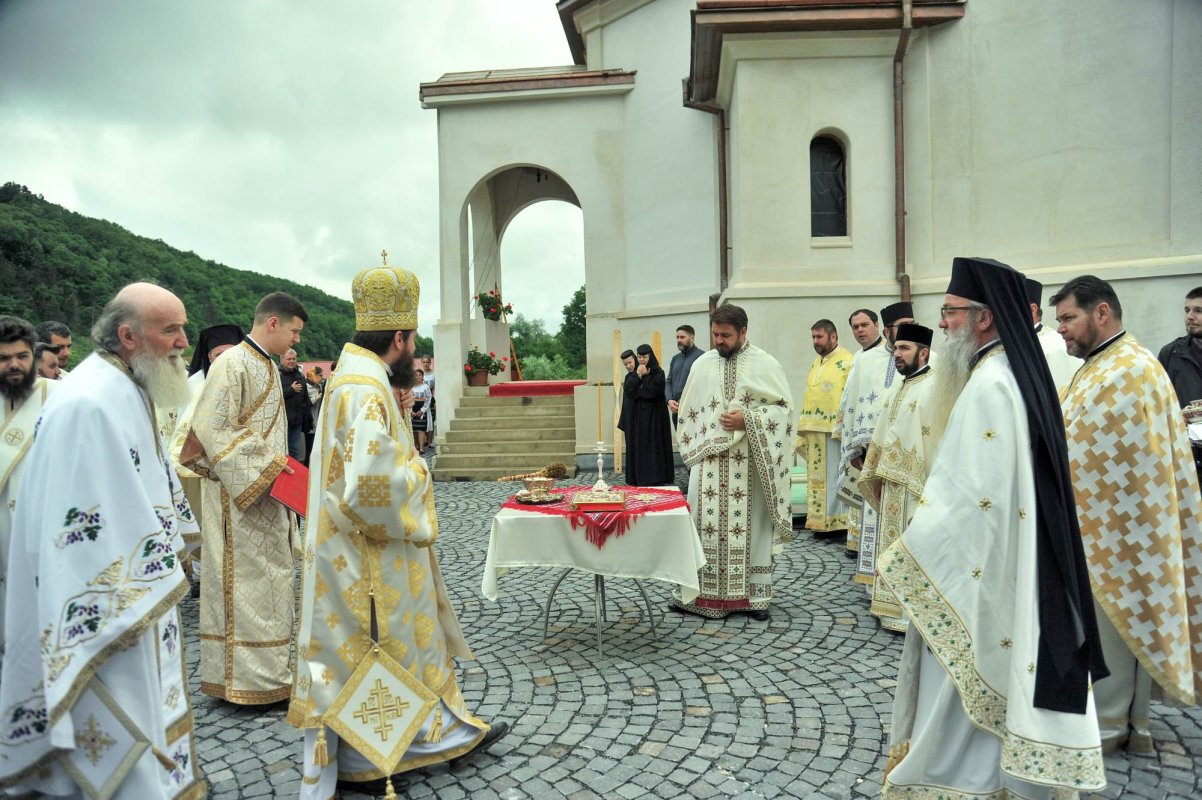 Monahiile de la Florești, chipuri de mironosițe slujitoare Domnului 171071