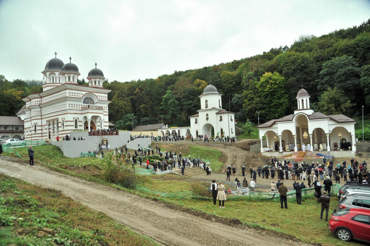 Monahiile de la Florești, chipuri de mironosițe slujitoare Domnului 171075