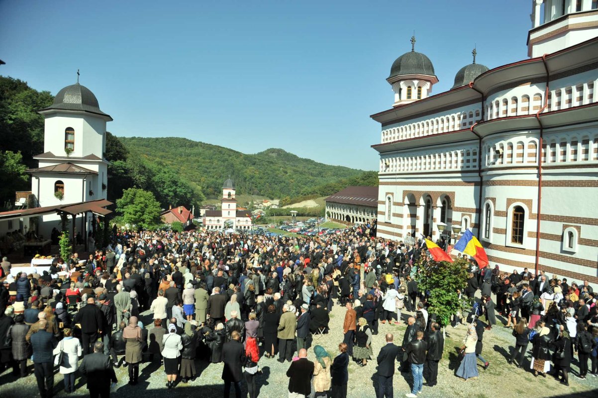 Monahiile de la Florești, chipuri de mironosițe slujitoare Domnului 171081