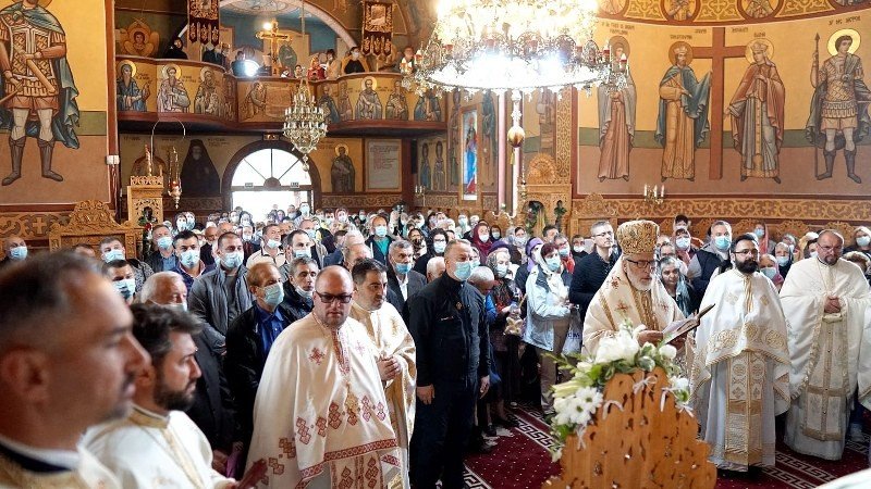 Sfințirea unei copii a Icoanei Prodromița la o parohie din Pitești 171222