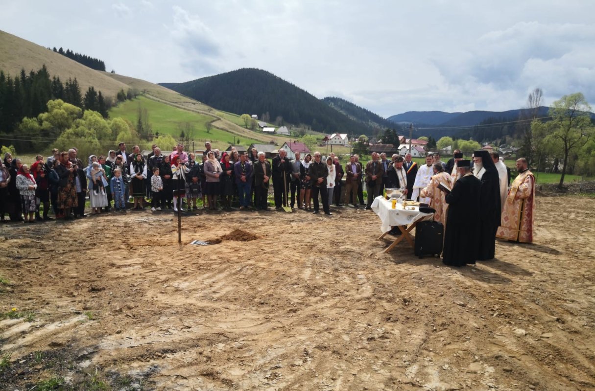 Sfințire de loc de biserică în Brodina de Sus, Suceava 171329