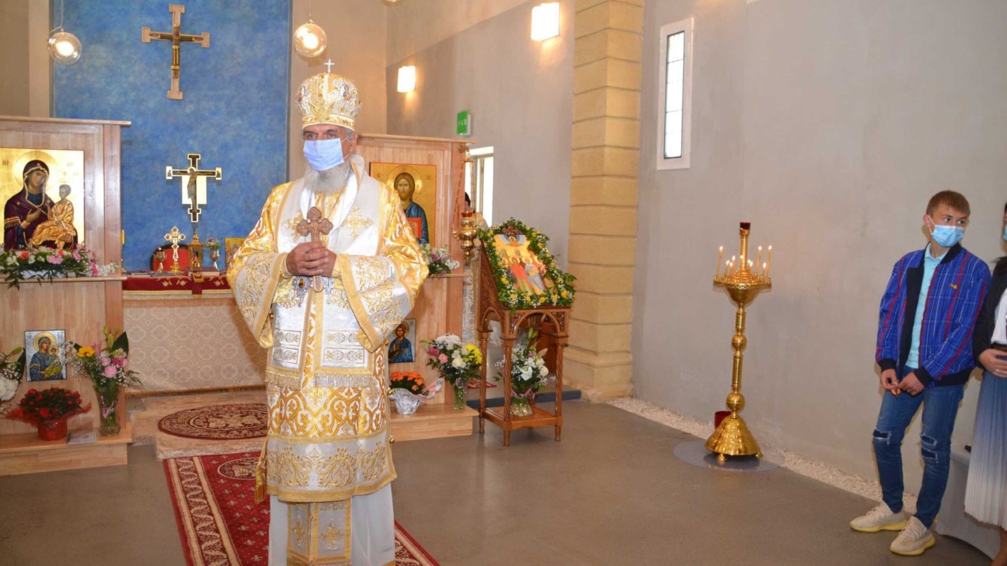 Slujiri şi binecuvântări arhiereşti în comunităţi româneşti din diasporă 171337