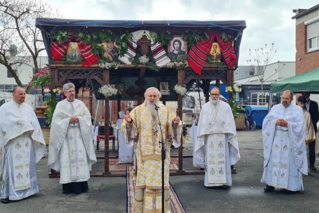 Slujire arhierească în Parohia românească din Offenbach pe Main 171505
