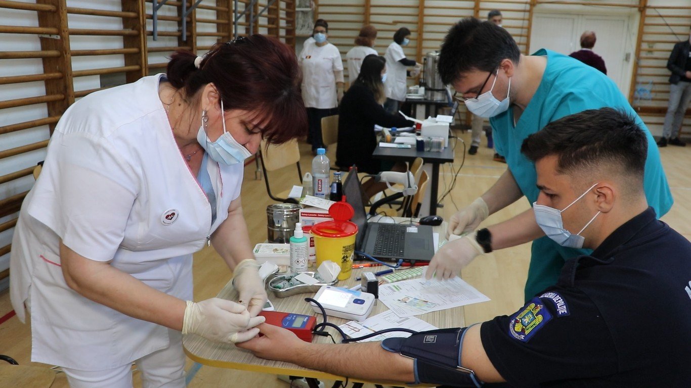 Studenții Academiei  de Poliţie din București au donat sânge 171501