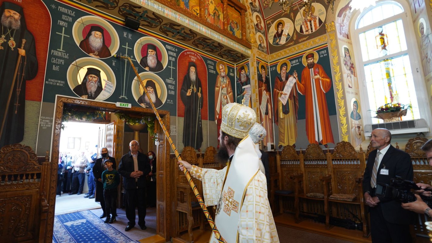 Biserica din Rădășeni a fost sfințită de șapte ierarhi 171870