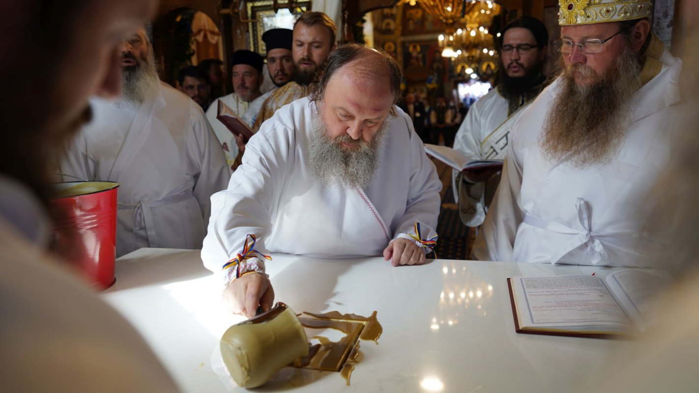 Biserica din Rădășeni a fost sfințită de șapte ierarhi 171885