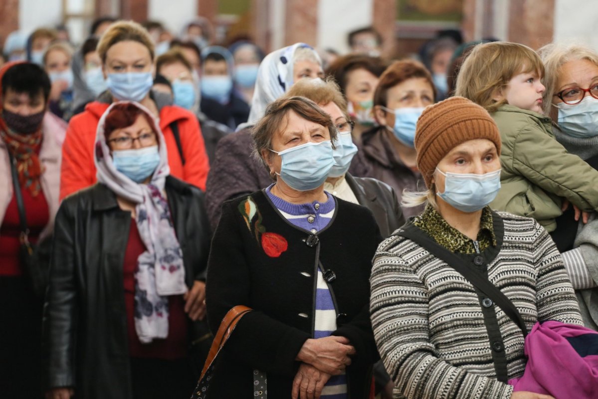 Hram la Biserica „Sfinţii Împăraţi Constantin şi Elena” din Braşov 171854