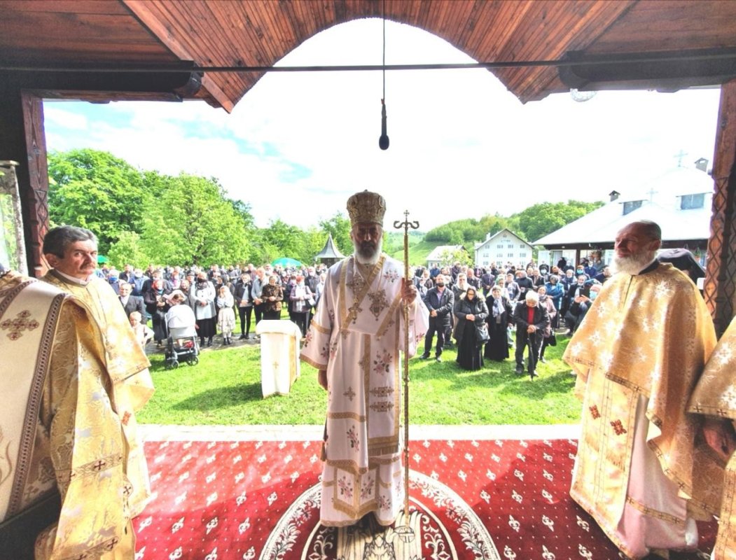 Liturghie arhierească la Mănăstirea Afteia, judeţul Alba, cu prilejul hramului 171863