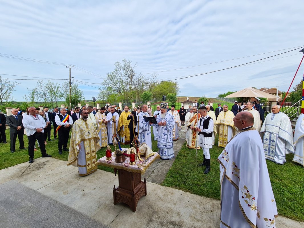 Biserica din Zorenii de Vale a fost târnosită  171930