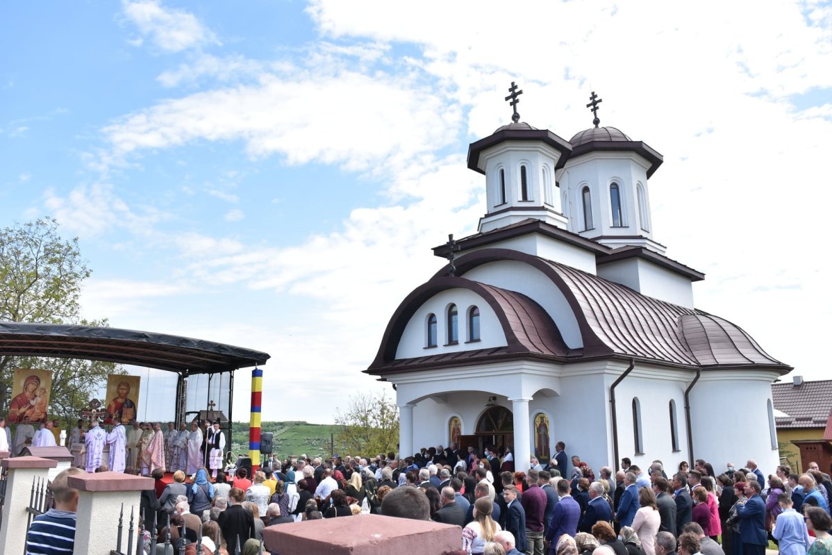 Biserica din Zorenii de Vale a fost târnosită  171933