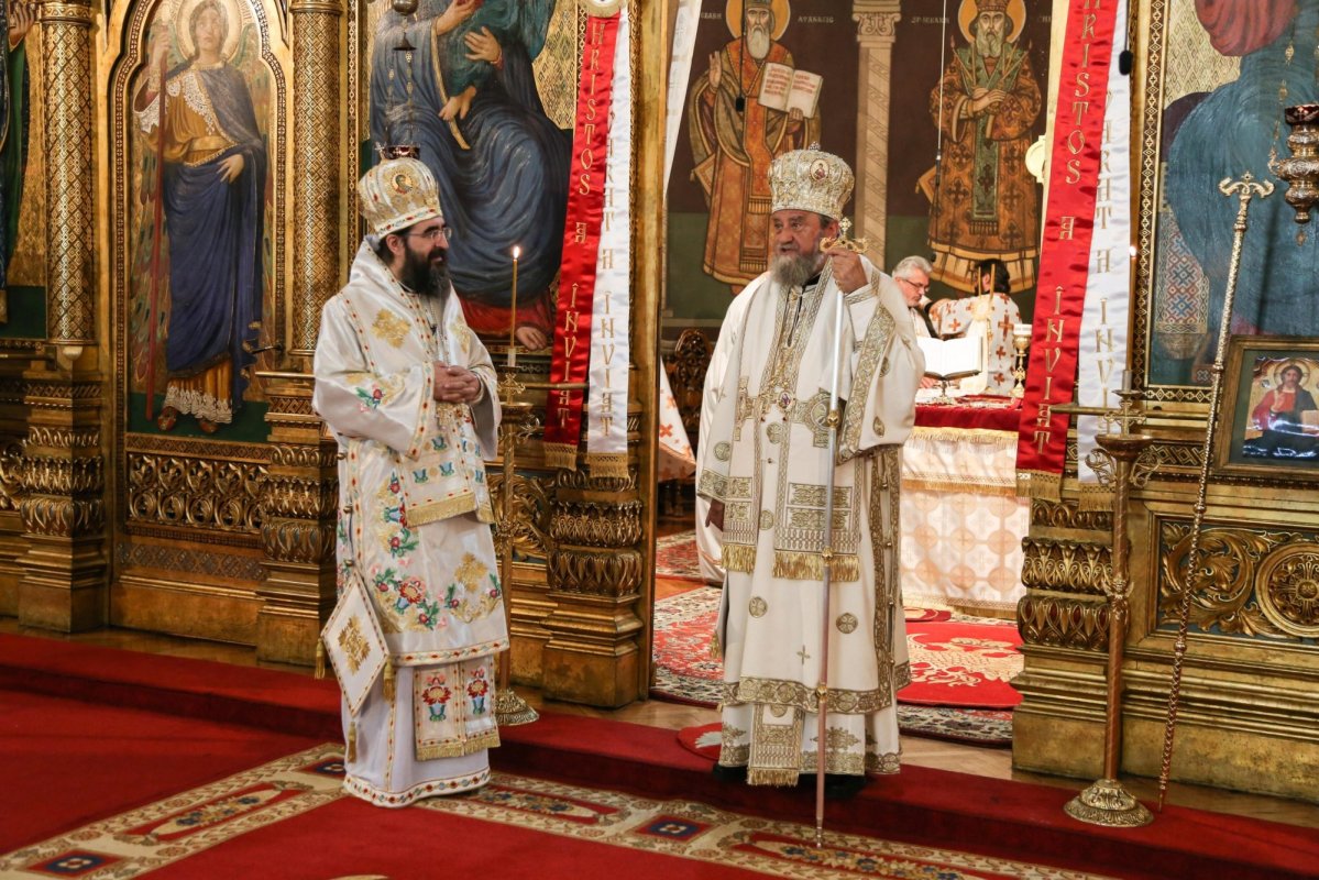 Liturghie arhierească la Catedrala Mitropolitană din Sibiu 171940