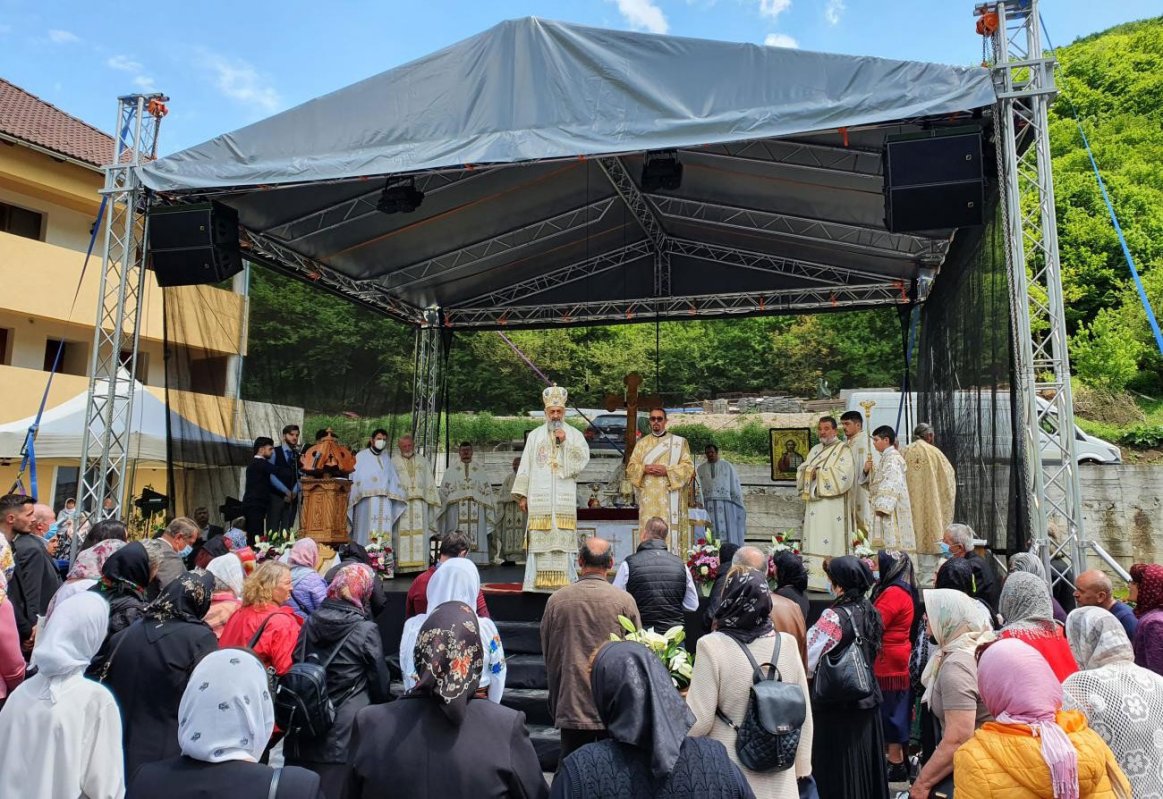 Resfințirea bisericii Mănăstirii „Sfinții Arhangheli Mihail, Gavriil și Rafail” de la Rimetea 171946