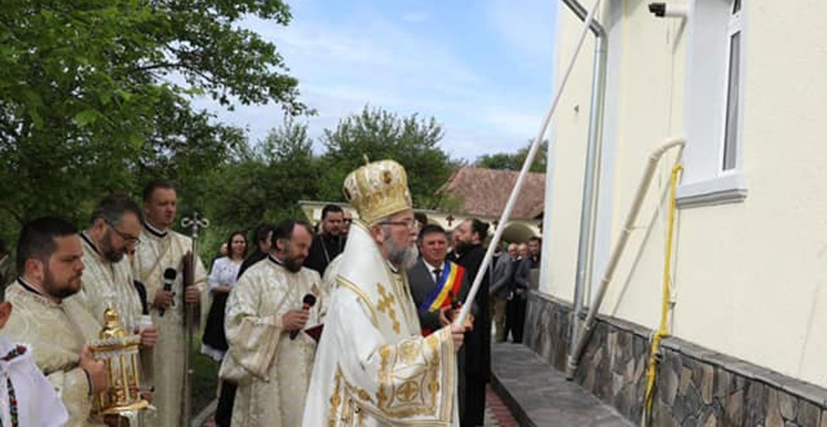 Sfinţirea bisericii din Mesteacăn, Maramureş 172061