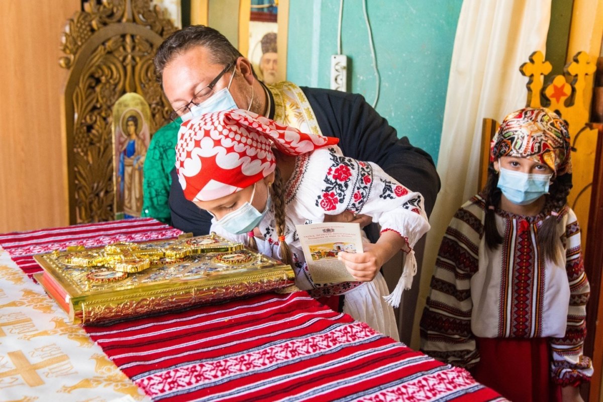 Târnosire de biserică  în Arhiepiscopia Râmnicului 172077