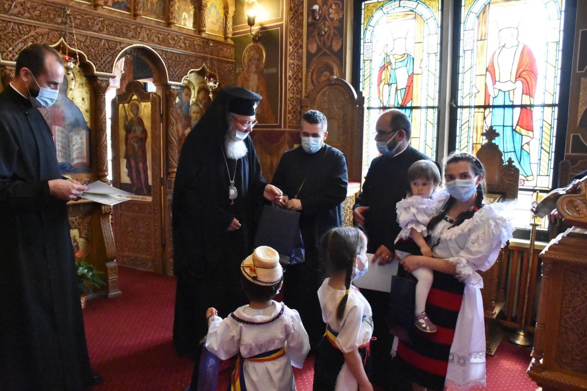 Premierea câștigătorilor concursului național catehetic la Cluj-Napoca 172177