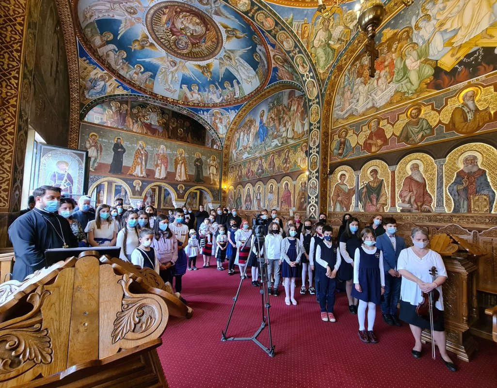 Premierea câștigătorilor concursului național catehetic la Cluj-Napoca 172178