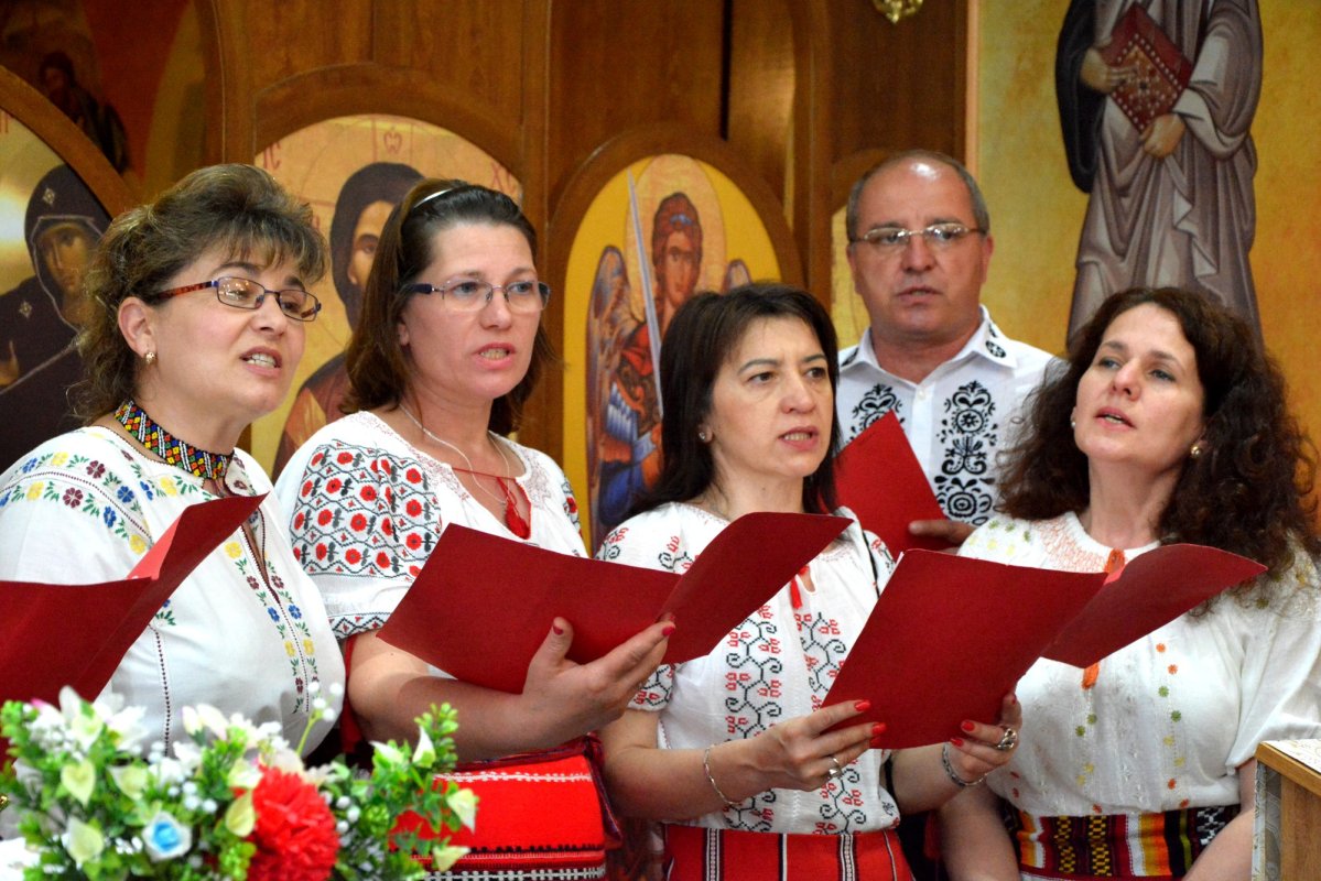 „Românii din străinătate se simt mai legați de Biserică” 172188