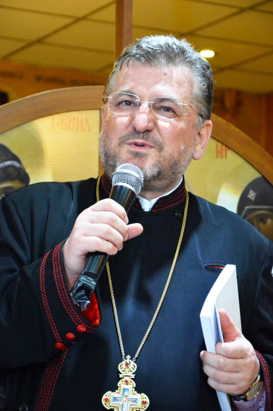 „Românii din străinătate se simt mai legați de Biserică” 172193