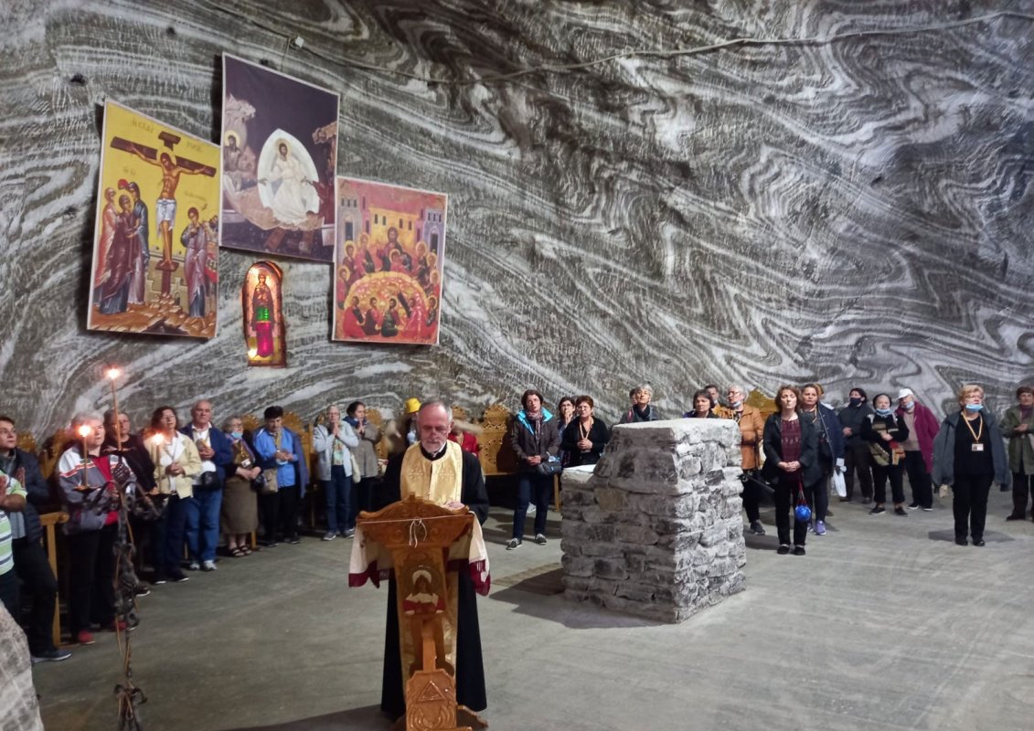 Credincioşi din București, pelerini în judeţele Vâlcea şi Argeş 172287