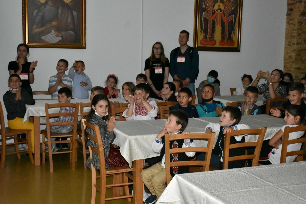 „Luna pastorației copiilor și tinerilor” în Episcopia Hușilor 172307