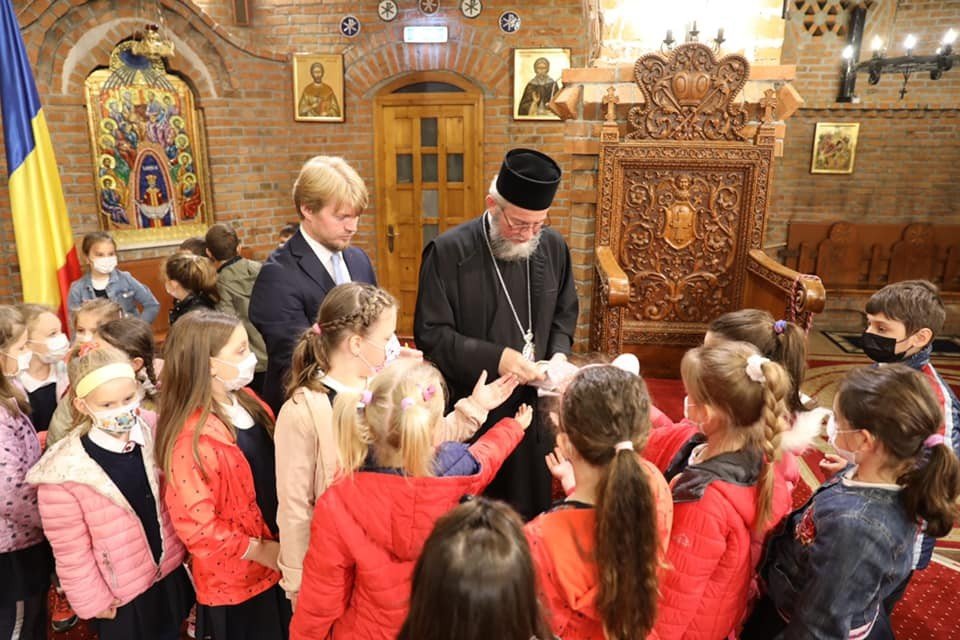 Oră de religie cu Episcopul Maramureşului şi Sătmarului 172295