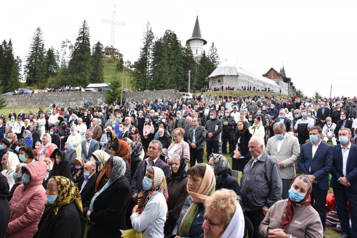 Mănăstirea Piatra Fântânele - o istorie împlinită 172379