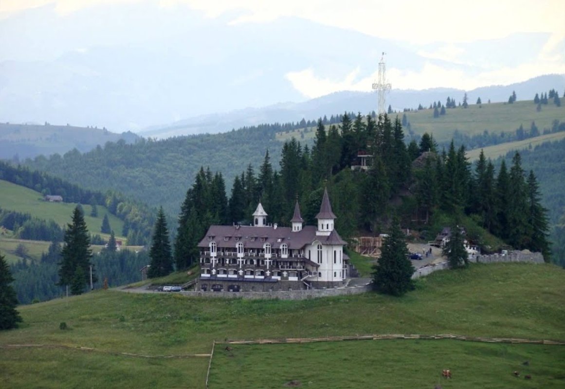 Mănăstirea Piatra Fântânele - o istorie împlinită 172387