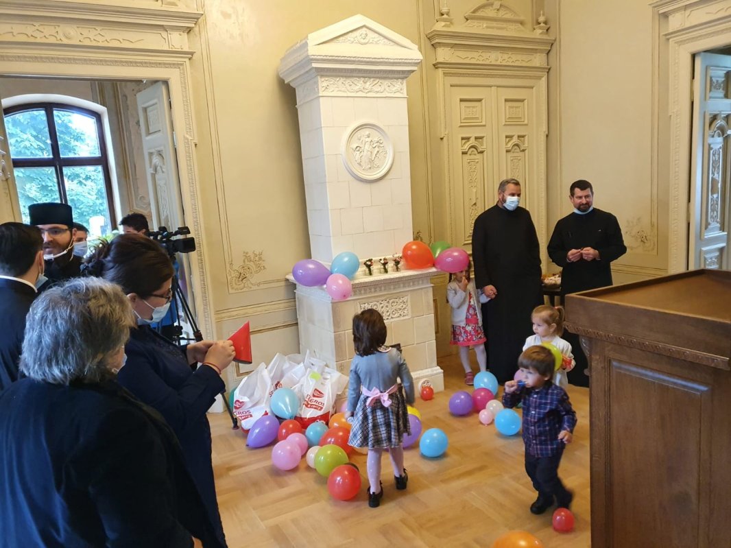 Daruri pentru copii din partea Patriarhului României 172666